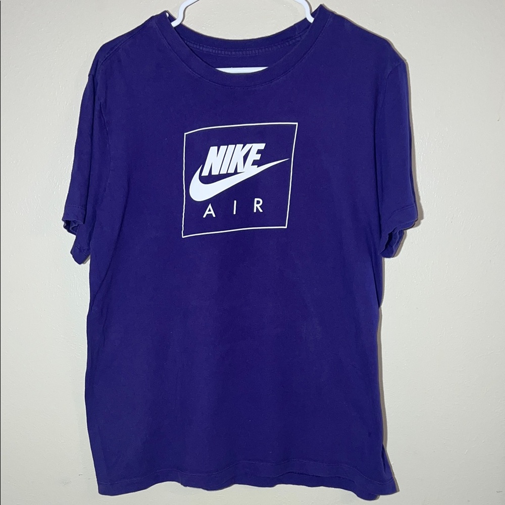 Nike Men’s purple Tee